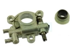 Pompe à Huile Pour Tronçonneuse Zenoah / Komatsu (335655120)